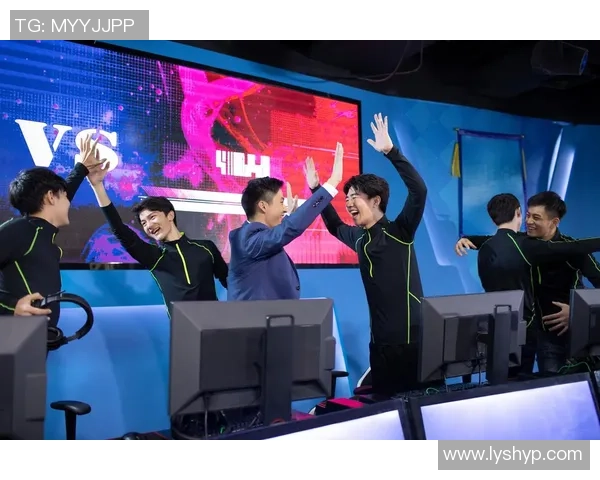 KTRolster战队奋勇争先在电竞赛场上展现实力与团队精神的辉煌历程